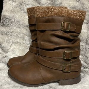 Like new JustFab brown pull on boots size 9, barely worn